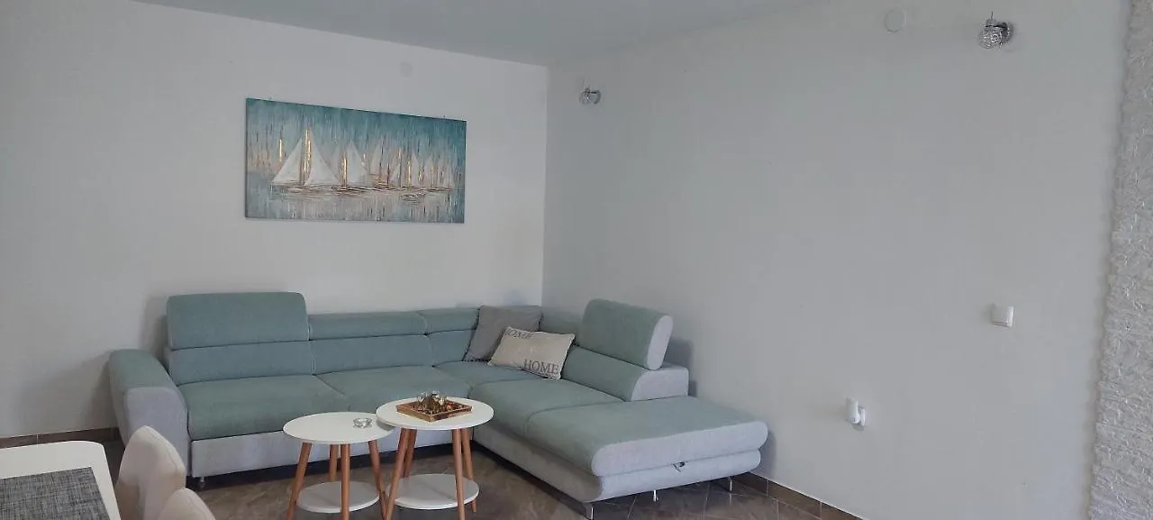 Apartmani Nikola Trogir 0*,